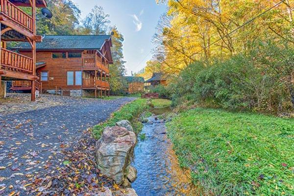 Smokey Max Cabin Pigeon Forge Exterior photo